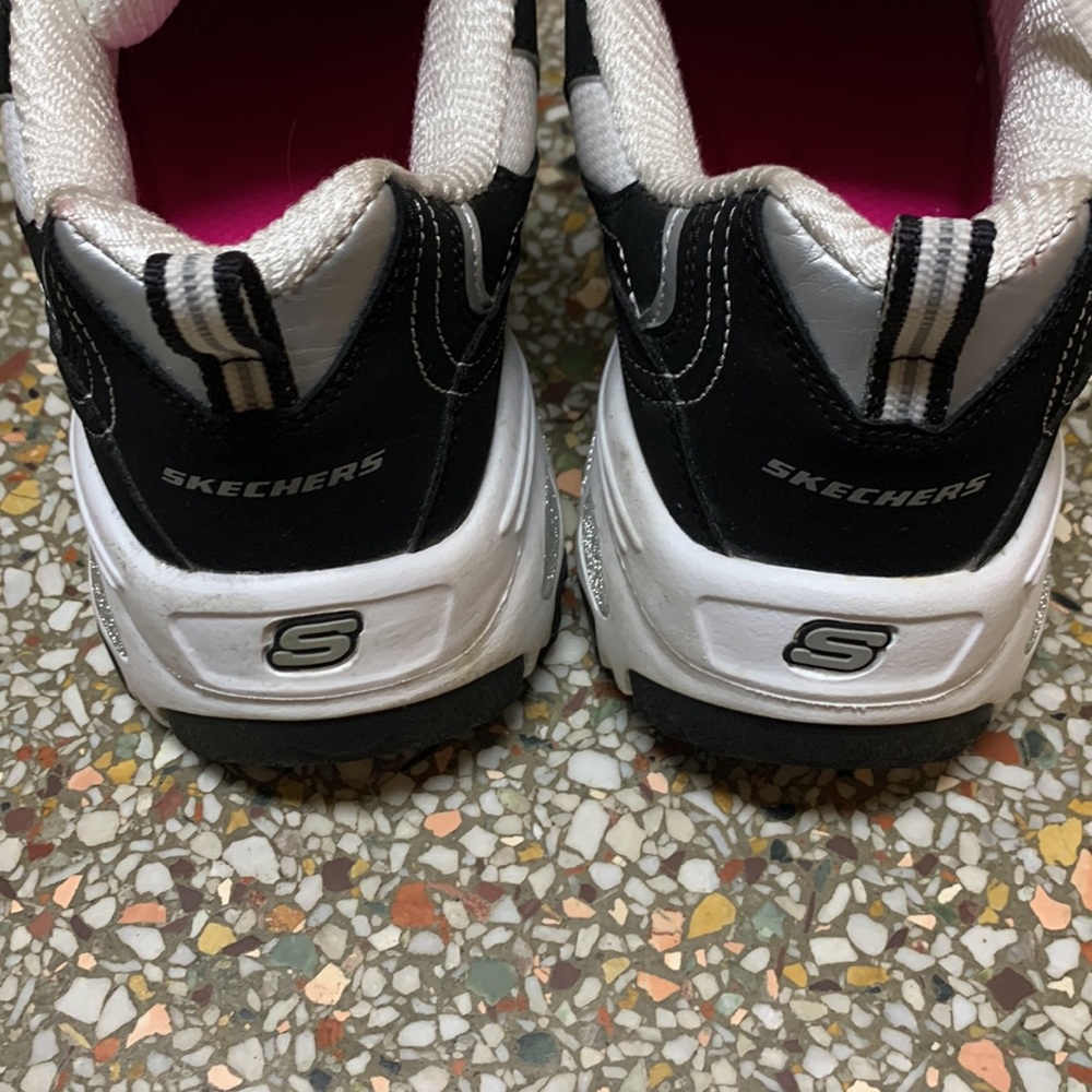 Sketchers Air-Cooled Memory Foam D’lites - image 3
